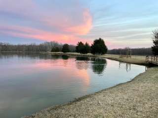 Moon Lake Farm - Kitchen, Fishing, Showers