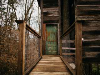 Treetop Hideaways