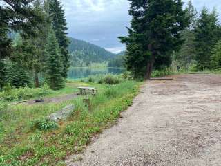 Beaverhead National Forest Wade Lake Campground and Picnic Area