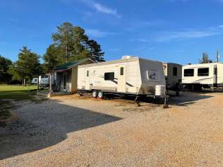 Country Dogs RV Park