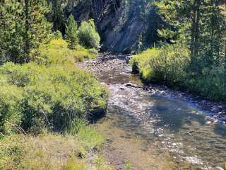 Illinois River Trailhead