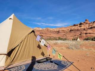 Needles Shortcut Crossing Roadside Camp