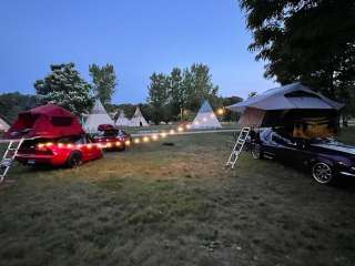 Lake Compounce Campground