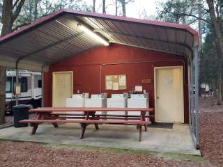 Mossy Oaks RV Park And Campground