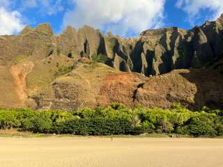 Kalalau Trail Camping — Nāpali Coast State Wilderness Park