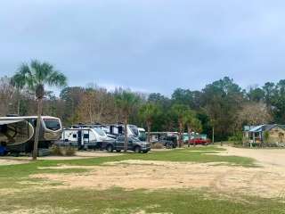 Piddler's Pointe RV Resort