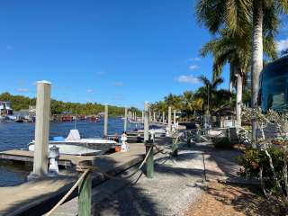 Everglades Isle Motorcoach Retreat