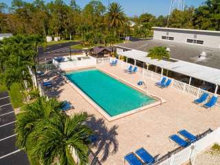 Club Naples RV Resort, A Sun RV Resort