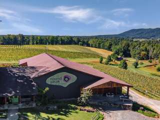 Round Peak Vineyards