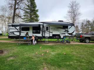 Pete's Retreat Family Campground And RV Park