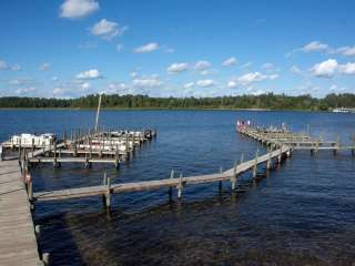 Lake Winnibigoshish Lakeside Camp