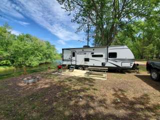 Salmon Run Campground & Vic's Canoes