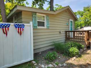 Shade Acres Campground and Cottages