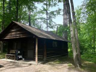 Old Log Resort and Campground