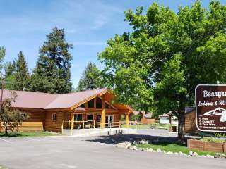 Beargrass Lodging & RV Resort