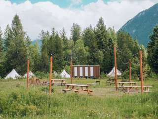 Glacier Montana Wander Camp