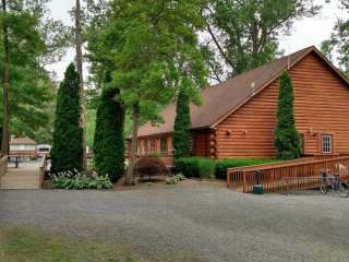 Niagaras Lazy Lakes Camping Resort