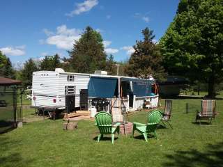 Spruce Row Campsite