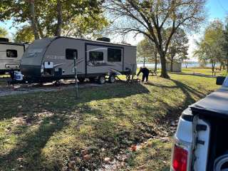 Grand Country Lakeside RV Park