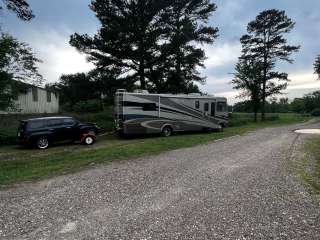 Broken Bow Inn & RV Park