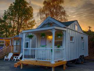 Tiny Digs Hotel of Tiny Houses