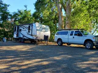 Peach Beach RV Park on the Columbia