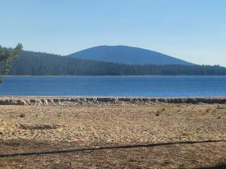 Deschutes National Forest Contorta Flat Campground