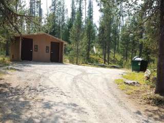 Umpqua National Forest East Lemolo Campground