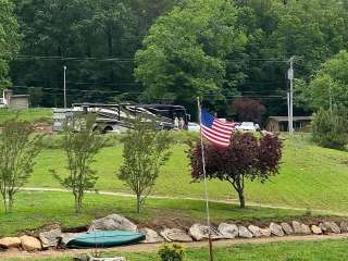 Bonita & Geno’s RV Lot by TN River