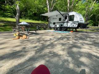 COE Cheatham Lake Lock A Campground