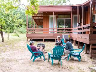 Cabin on the Creek.Hico