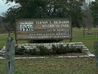 Vernon L Richards Riverbend Park