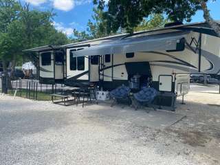 Hill Country RV Resort & Cottage Rentals