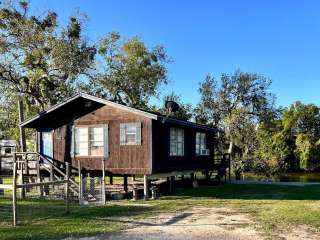 Calhoun's Riverside RV Retreat