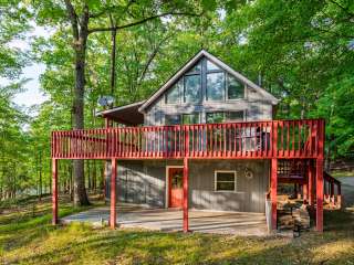 Hot Tub, Huge Deck, WiFi, Fire Pit at Chalet Cabin