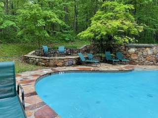 Hot Tub, Huge Deck, Comm Pool @ Coolfont Cabin