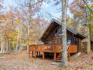 Cabin in Woods w/Loft, Large Deck, Fire Pit, WiFi