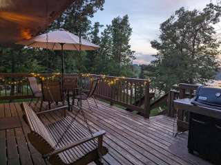 Trapper Arts Resort & Campground