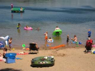 Patricia Lake Campground