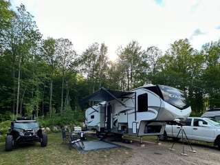 Holly Wood Hill Campground & Crandon Saloon Event Center