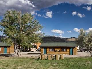 Yellowstone Valley Inn & RV