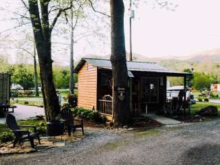 Mountain River Family Campground 