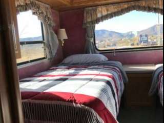 Retro RV Hippie Getaway 