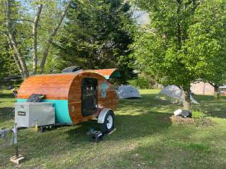 Rock Cabin Camping 