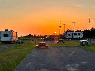 Lake Charles RV Resort  by Rjourney